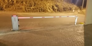موسم الرياض على بوابة مرور سيارات